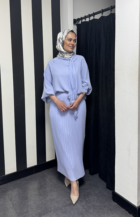 Ceremony Yakası Organze Fiyonk Detaylı Kolları Yarasa Kısa Vien Kısa Bluz LEYLAK - 2