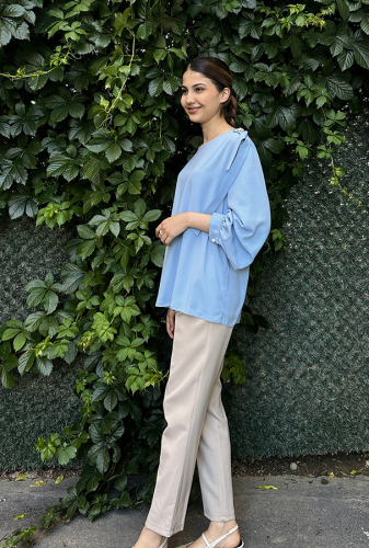 Yeşim Özcan Omuzu Boncuk Detaylı Bluz MAVİ - 3